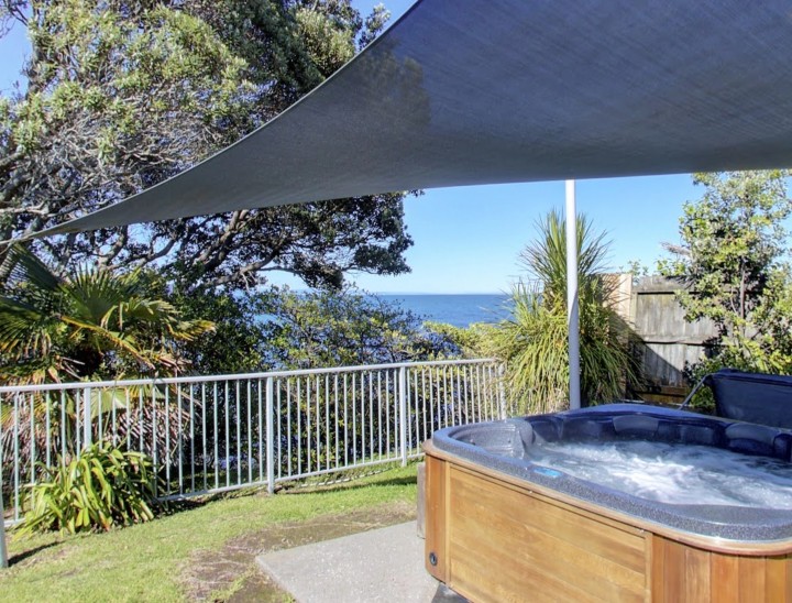 TeKahaBeachHotelStills 005